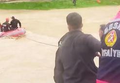 Sel suyuna kapılıp, mağaraya sığınan 4 çiftçi kurtarıldı