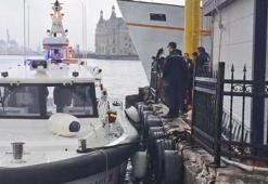 Kadıköy'de denizde erkek cesedi bulundu