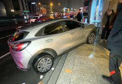 Avcılar’da otomobil kaldırımdaki çocuğa çarptı