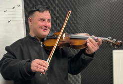 Down sendromlu Kadir'in müzik aşkı