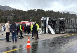Konya-Antalya kara yolunda yolcu otobüsü devrildi; 3'ü ağır, 20 yaralı