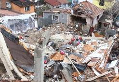 Fatih’te 2 binanın çökmesinin ardından hasar tespit çalışması başlatıldı