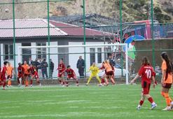 Yüksekova Spor sahasında Trabzonspor ile berabere kaldı