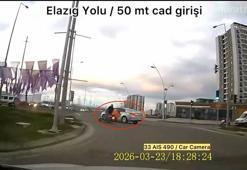 Otomobile çarpmamak için sürücüsünün manevra yaptığı motosiklet devrildi; kaza kamerada