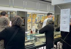 Kuyumcu satacak altın kalmayınca dükkanına, 'vallahi billahi tillahi yok' yazısı astı