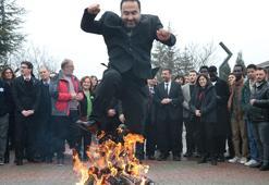 Nevruz ateşinden atlayıp demir dövdüler