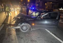 Avcılar D-100’de bariyerlere çarpıp kaza yaptı; aracını bırakıp kaçtı