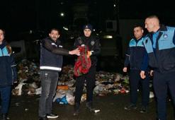 Esenyurt'ta çöpte bulunan 1 milyon 200 bin liralık altın sahibine teslim edildi