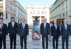 TBMM Başkanı Kurtulmuş, Bükreş’teki Atatürk Anıtı’nı ziyaret etti