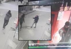 Fatih’te alışveriş yaptığı bakkalı oyuncak silahla bastı; o anlar kamerada