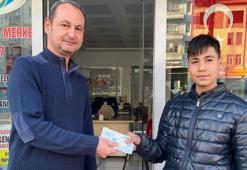 Esnafın yolda bulduğu para sahibine ulaştırıldı