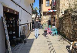 'Müstehcen heykelcik’ şikayeti ile tarihi semtte 2 yıldır uygulanmayan karar hayata geçti