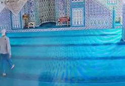 Cezaevinden izinli çıktı, girdiği 3 camideki ses sistemlerini sopayla kırıp söktü