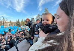 SMA Tip-2 hastası Rüzgar bebek için yüzlerce mavi balon gökyüzüne bırakıldı