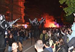 25’inci Uluslararası Adana Tiyatro Festivali, renkli kortejle ‘Perde’ dedi