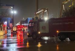 Tuzla’da kuru yük gemisinde çıkan yangın söndürüldü
