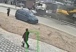 Hatay'da TIR'ın refüje çıktığı anlar kamerada