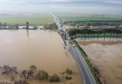Büyük Menderes Nehri yine taştı, tarım arazileri su altında kaldı