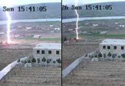 Kayseri’de boş araziye yıldırım düşme anı kamerada