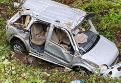 Uçuruma yuvarlanan aracın sürücüsü ile onu kurtarırken fenalaşan görevli, hastaneye kaldırıldı