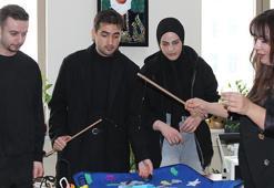 Gönüllü yaptığı görme engelli kitap seslendirmesinden sonra hayatını engelli bireylere adadı