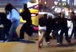 Esenyurt'ta sokak ortasında 'laf atma' kavgası kamerada