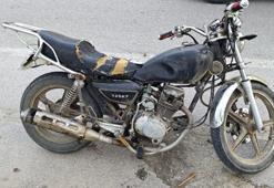Emniyete imza vermeye plakasız motosikletle gelen ehliyetsiz sürücüye 86 bin lira ceza