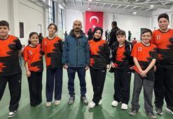 Ankara'da spora erişim zorluğu yaşayan ortaokul öğrencilerinin, floor curling başarısı