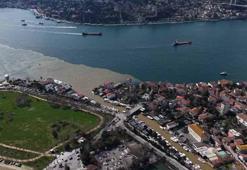 Sağanak sonrası İstanbul Boğazı’ndaki renk değişimi havadan görüntülendi