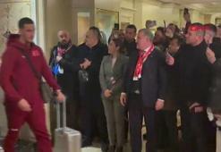 Bakan Bak ve Hakan Safi, A Milli Futbol Takımı’nı uğurladı