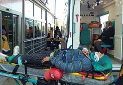 Adana'da tarım işçilerini taşıyan minibüs devrildi; 17 yaralı