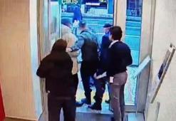 Beşiktaş’ta silahlı saldırganın bankayı bastığı anlar güvenlik kamerasında: Tutuklandı