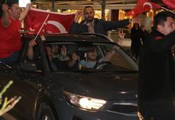 Milli takımın galibiyeti Antalya'da coşkuyla kutlandı