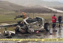 Malatya'da otomobil ile TIR çarpıştı: 3 ölü, 1 yaralı