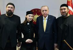 Cumhurbaşkanı Erdoğan, 'Ay Yola' müzik grubu ile bir araya geldi