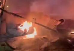 Yıldırım düştü, ahır yandı