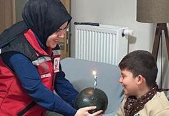 Pastaya alerjisi olan otizmli Egecan'a karpuzlu doğum günü kutlaması