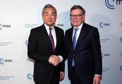 Çin Dışişleri Bakanı Wang, Alman mevkidaşı Wadephul ile telefonda görüştü