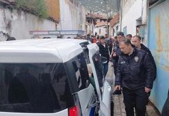 Eski eşinin birlikte yaşadığı ileri sürülen kişi tarafından bıçaklandı