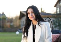 Cemre Baysel ışık saçıyor