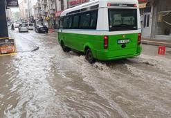Uzunköprü’de sağanak; yollar göle döndü