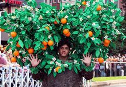 Uluslararası Adana Portakal Çiçeği Karnavalı'nın korteji, renkli görüntülere sahne oldu