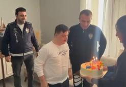 Çekmeköy’de Down sendromlu Melik’e polislerden sürpriz doğum günü