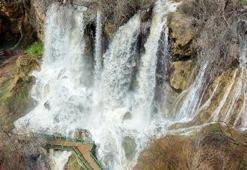 Obrukla oluşan Sızır Şelalesi, son yağışlarla coştu