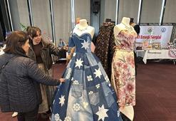 Atık kot pantolonlardan elbise, pazar arabası ve kadın çantaları üretti