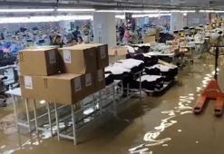 Şanlıurfa'da sağanak nedeniyle tekstil fabrikasını su bastı; işçiler tahliye edildi