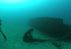 Çanakkale'de batırılan HMS Triumph zırhlısının enkazından, 110 yıl sonra denizci feneri çıkarıldı