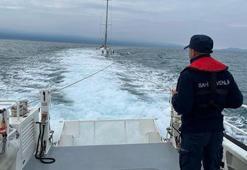 Kuşadası açıklarında sürüklenen teknedeki 2 kişi kurtarıldı