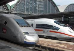 Fransa'da hızlı tren kamyonla çarpıştı: 1 ölü, 27 yaralı