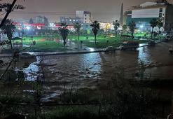 Osmaniye'de sağanak nedeniyle Savrun Çayı ve Bülbül Deresi taştı; sele kapılan otomobildeki 2 kişi öldü